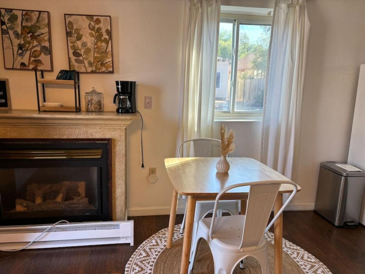 Cozy Close To Downtown Cos