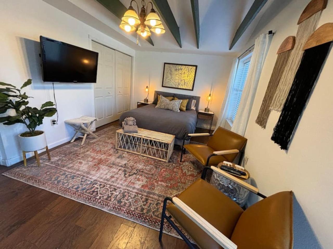 Holiday home Cozy Close To Downtown Cos Colorado Springs