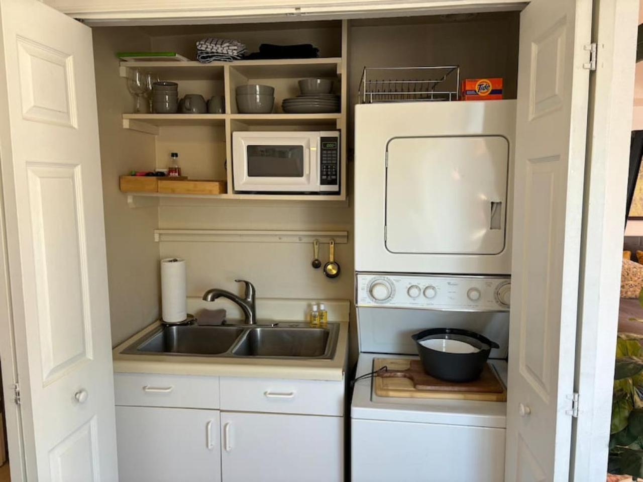 Cozy Close To Downtown Cos Holiday home Colorado Springs