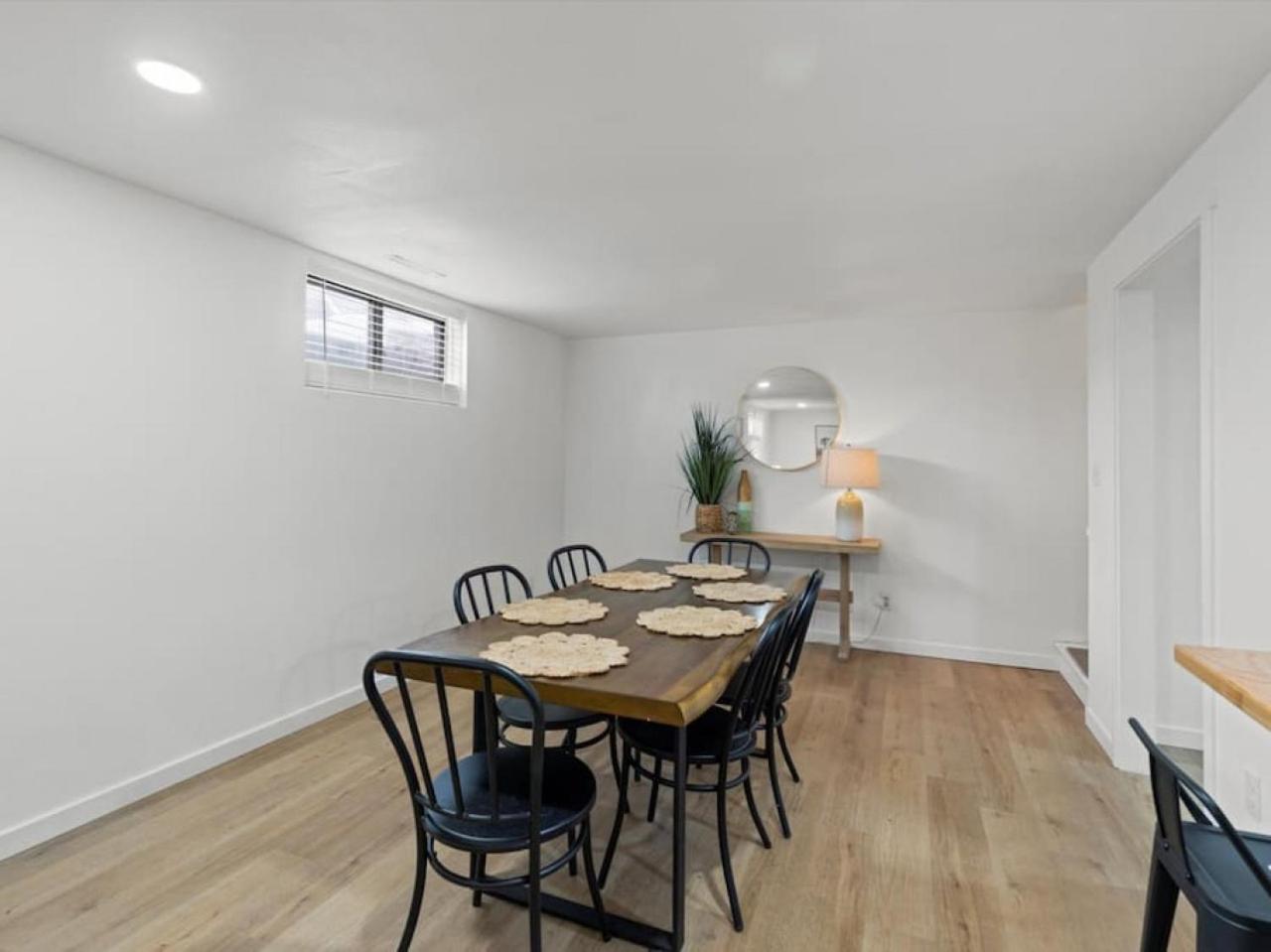 Apartment Newly Renovated Basement
