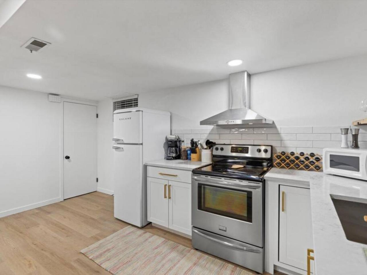 Apartment Newly Renovated Basement Colorado Springs