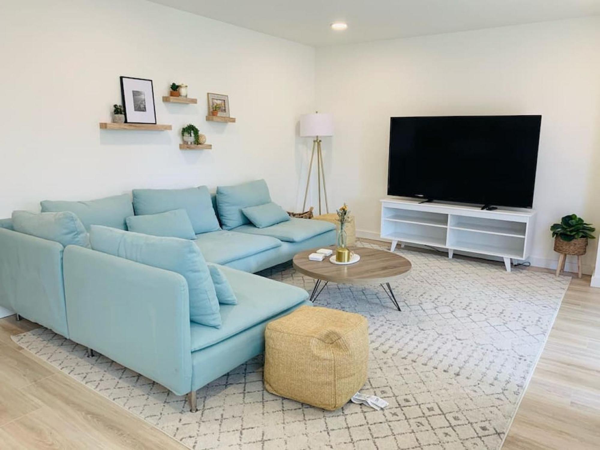 Brand New Basement With Hot Tub Colorado Springs