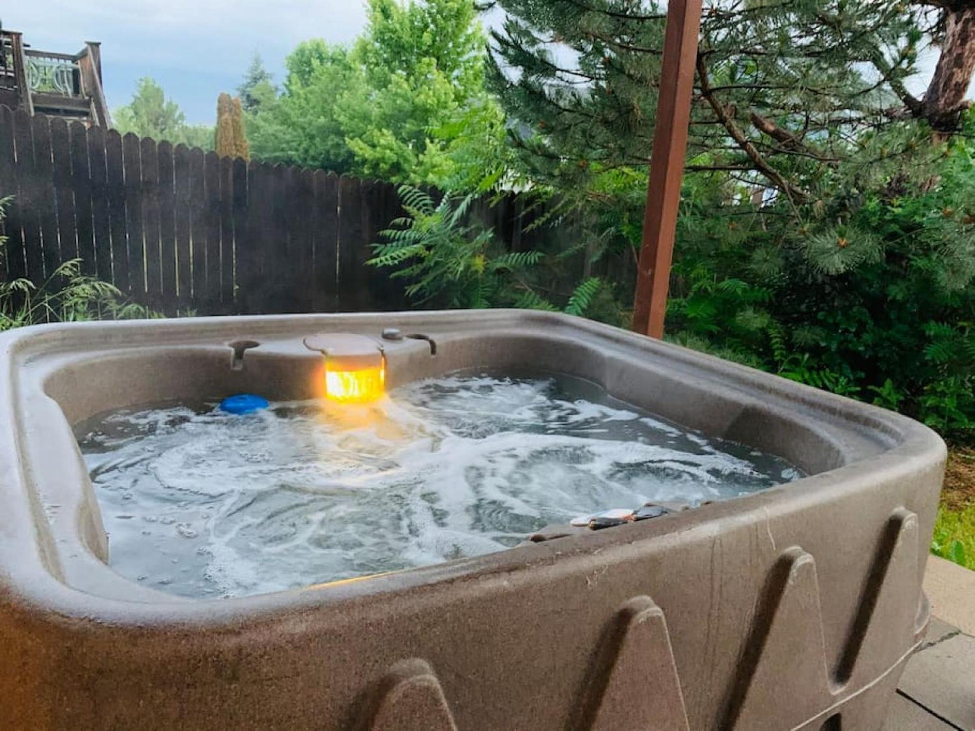 Brand New Basement With Hot Tub * Colorado Springs