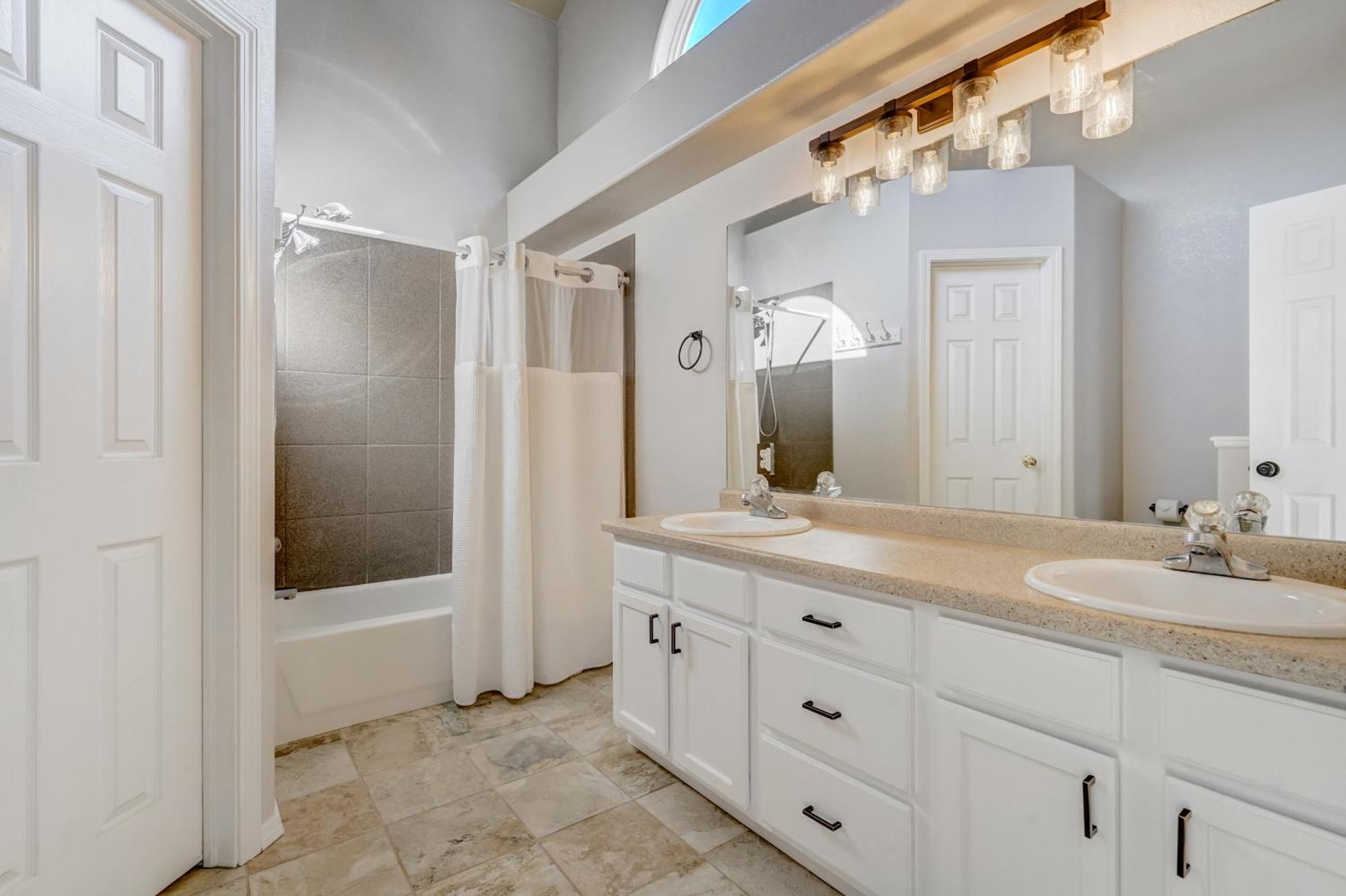 Newly Launched! Modern And Stylish Perfect For Families Colorado Springs
