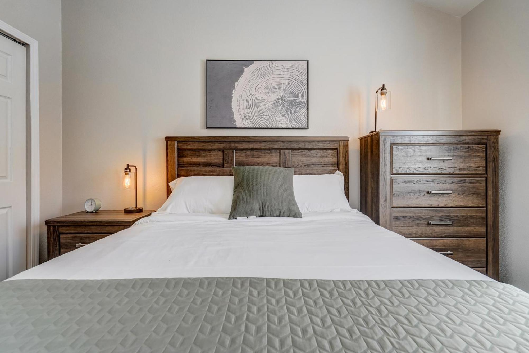 Newly Launched! Modern And Stylish Perfect For Families Holiday home Colorado Springs