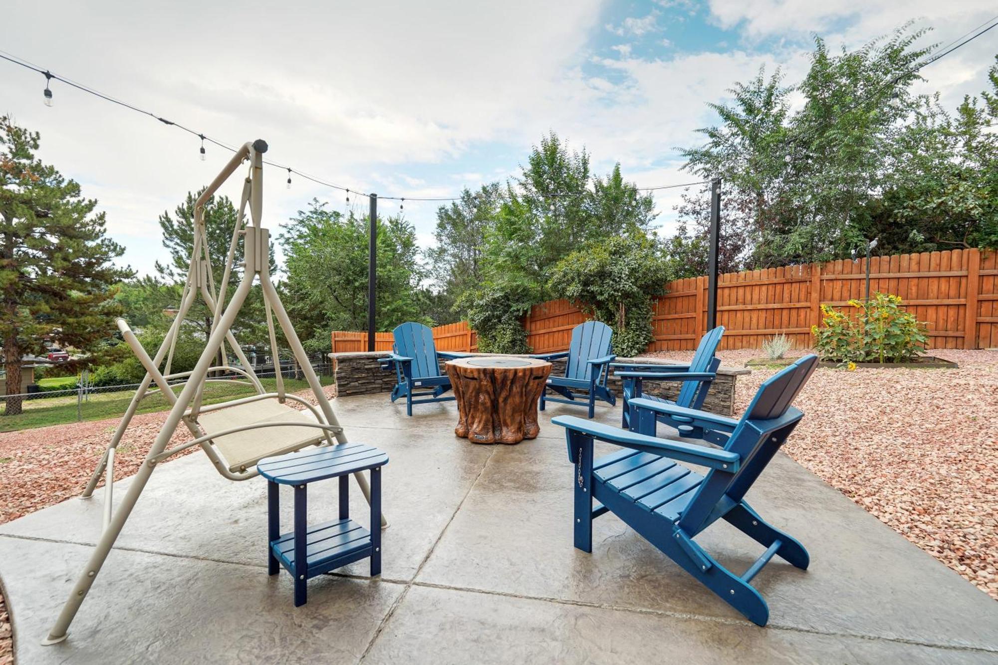 Luxury 5bd Retreat Hot Tub Fire Table Mtn Views * Colorado Springs