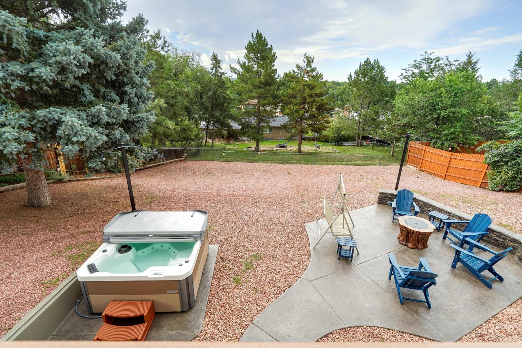 Luxury 5bd Retreat Hot Tub Fire Table Mtn Views Holiday home