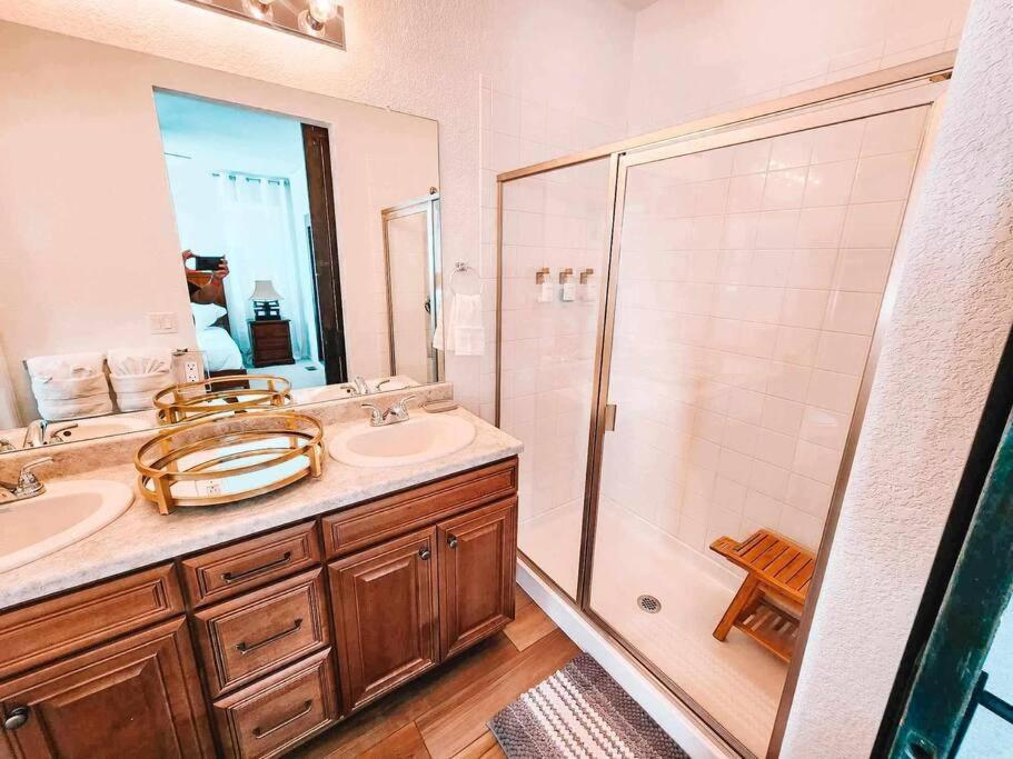 Pet Friendly New Townhome Near Everything!