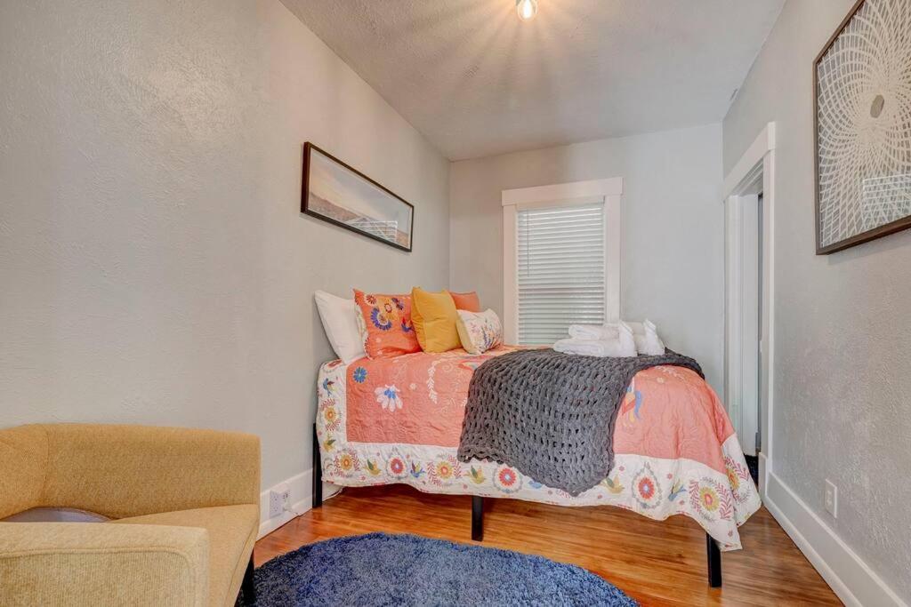 Villa Historic Charm Meets Modern Comfort Colorado Springs