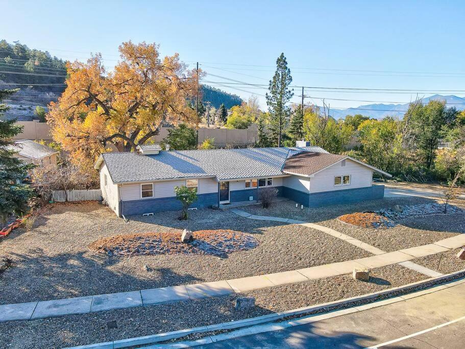 Villa Large Pet-friendly Sleeps 10 Near Palmer Park Colorado Springs