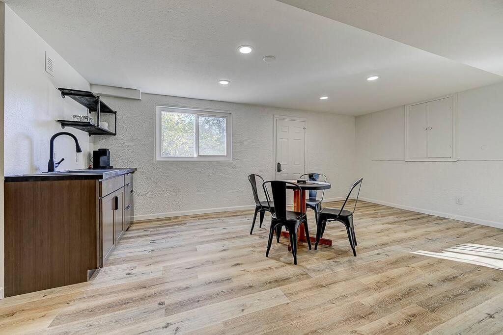 Villa Large Pet-friendly Sleeps 10 Near Palmer Park