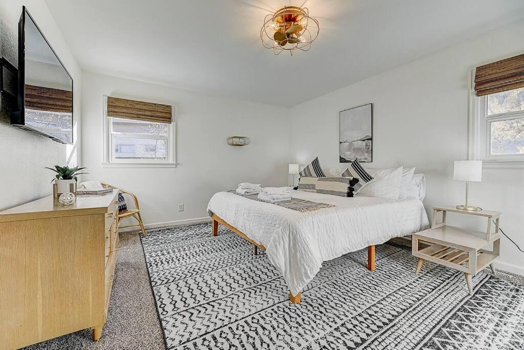 Villa Large Pet-friendly Sleeps 10 Near Palmer Park Colorado Springs