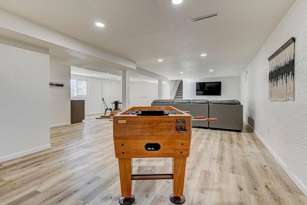 Large Pet-friendly Sleeps 10 Near Palmer Park Villa Colorado Springs