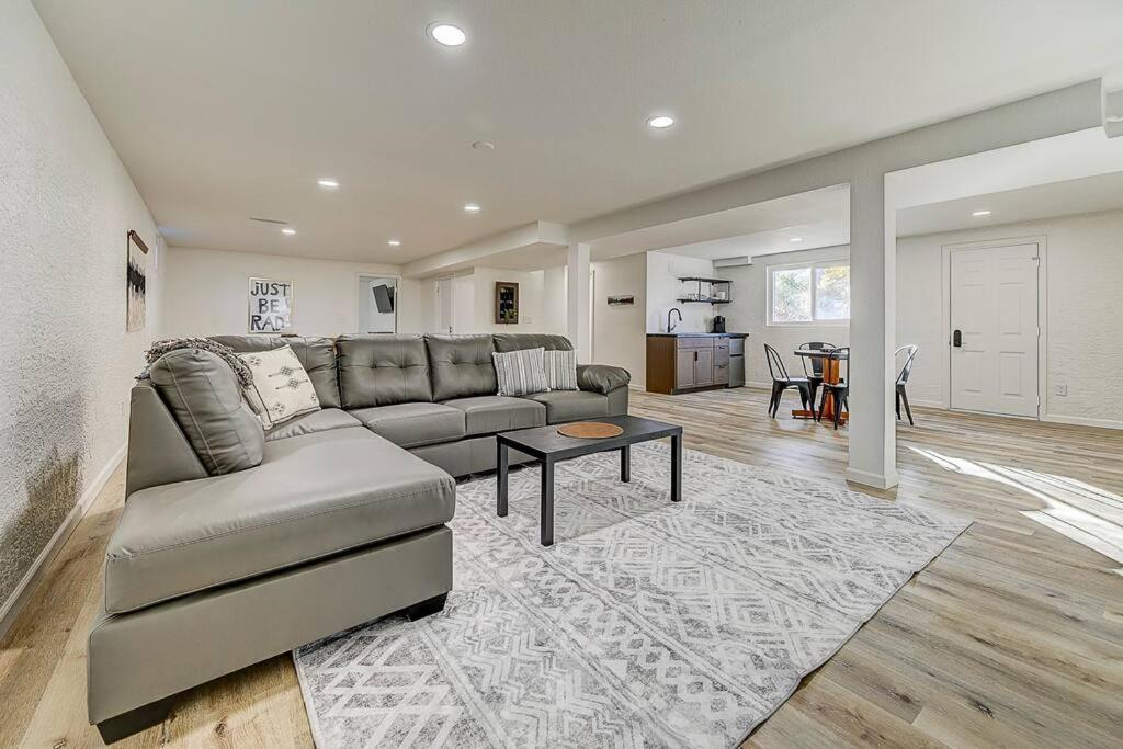 Villa Large Pet-friendly Sleeps 10 Near Palmer Park