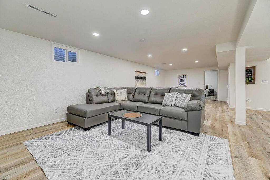 Villa Large Pet-friendly Sleeps 10 Near Palmer Park