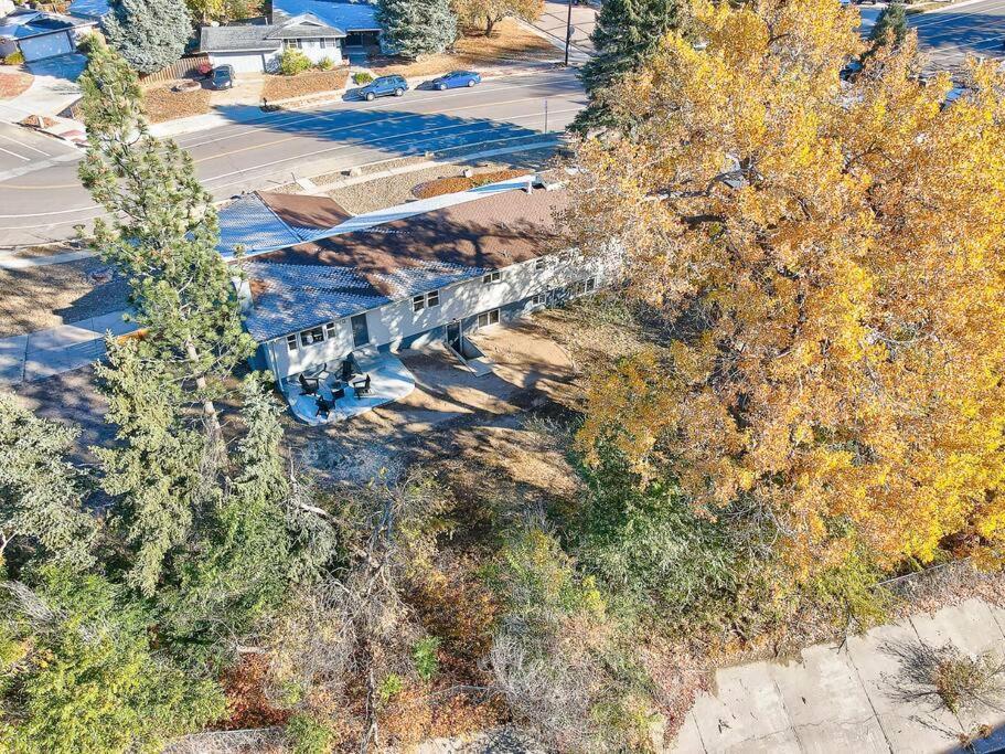 Large Pet-friendly Sleeps 10 Near Palmer Park Colorado Springs