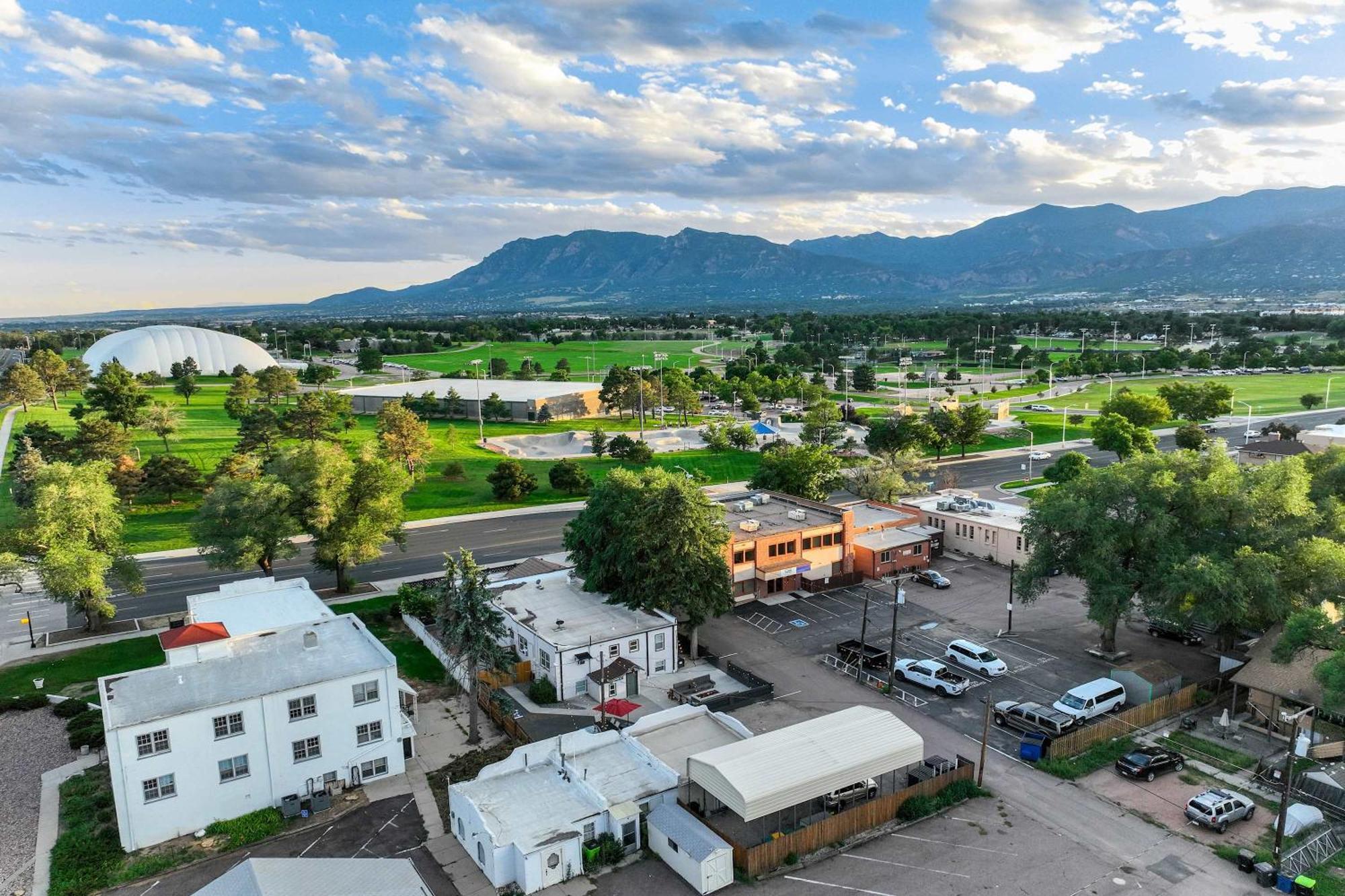 Pikes Escape - Downtown Workcation 4k Roku Colorado Springs