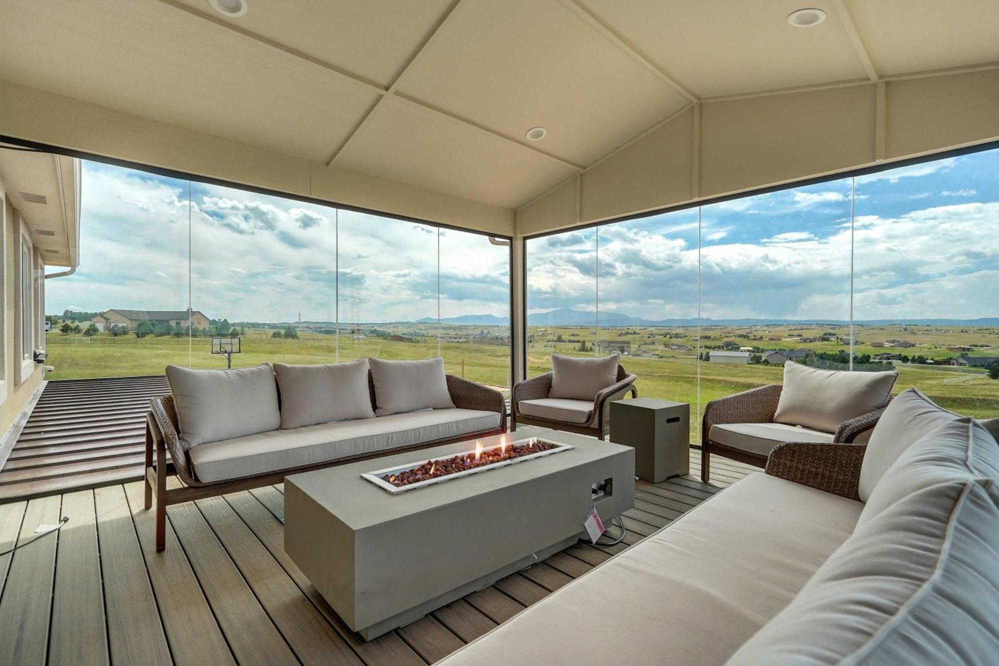 Luxury 4bd Retreat Game Panoramic View