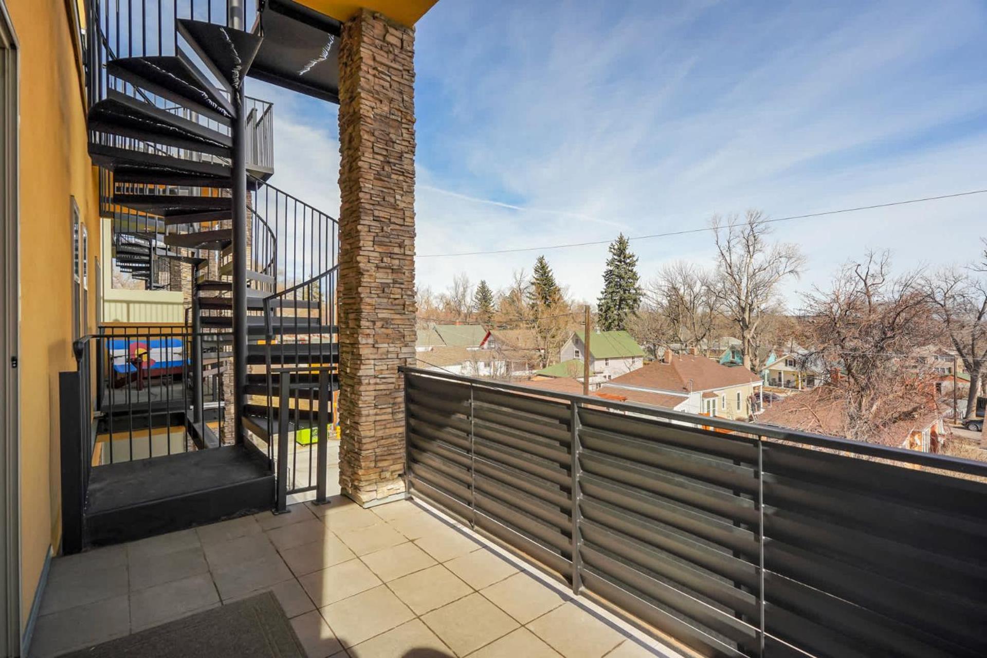 The Chestnut Downtown Rooftop Deck W Firepit Holiday home *