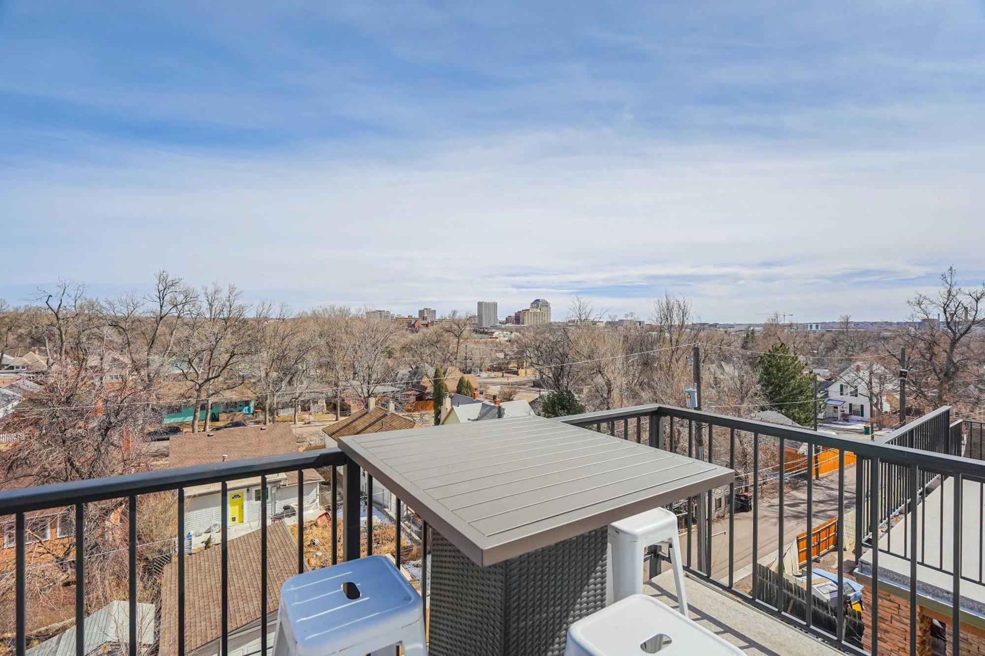 The Chestnut Downtown Rooftop Deck W Firepit Colorado Springs