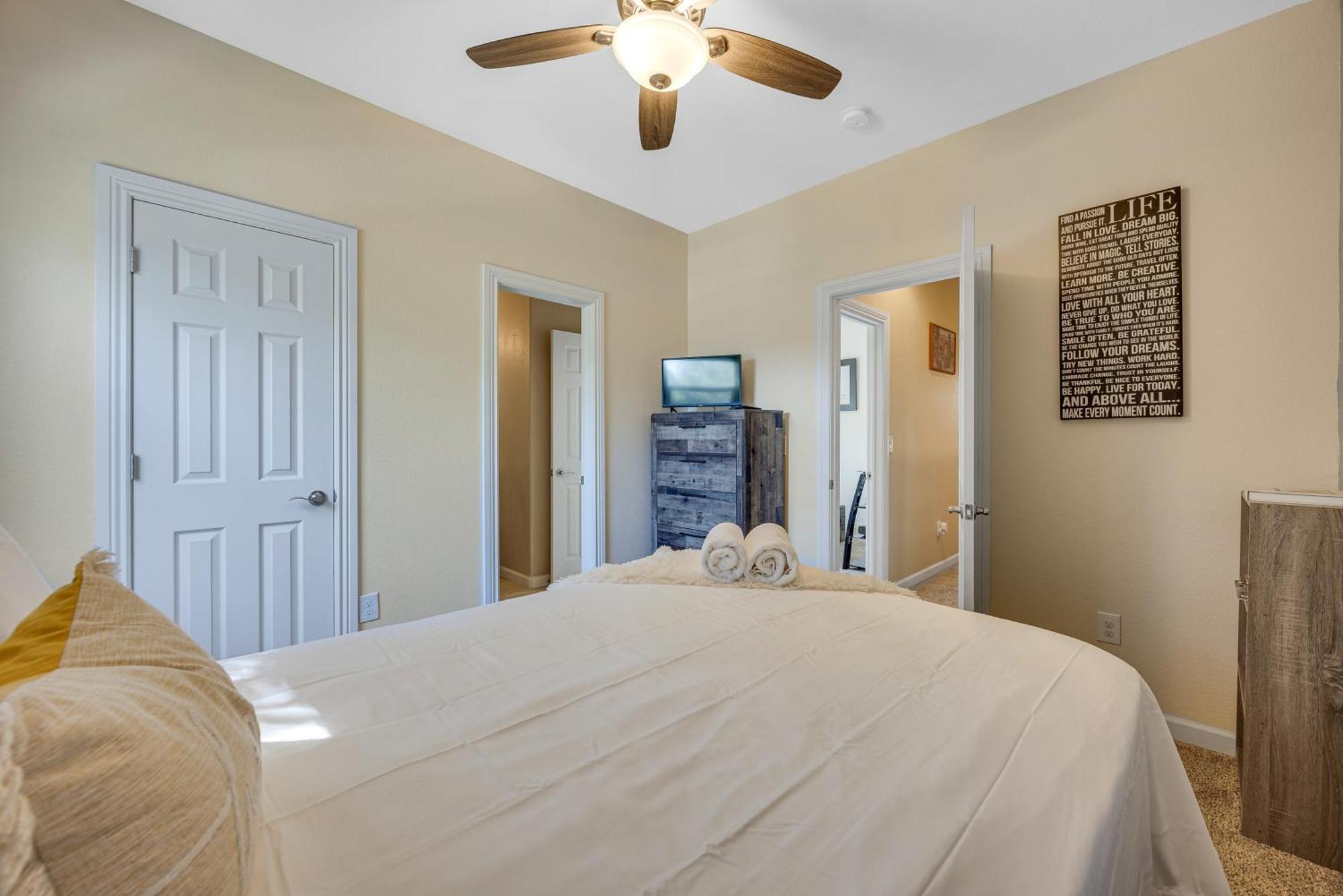 Cozy Downtown Retreat Apartment Colorado Springs
