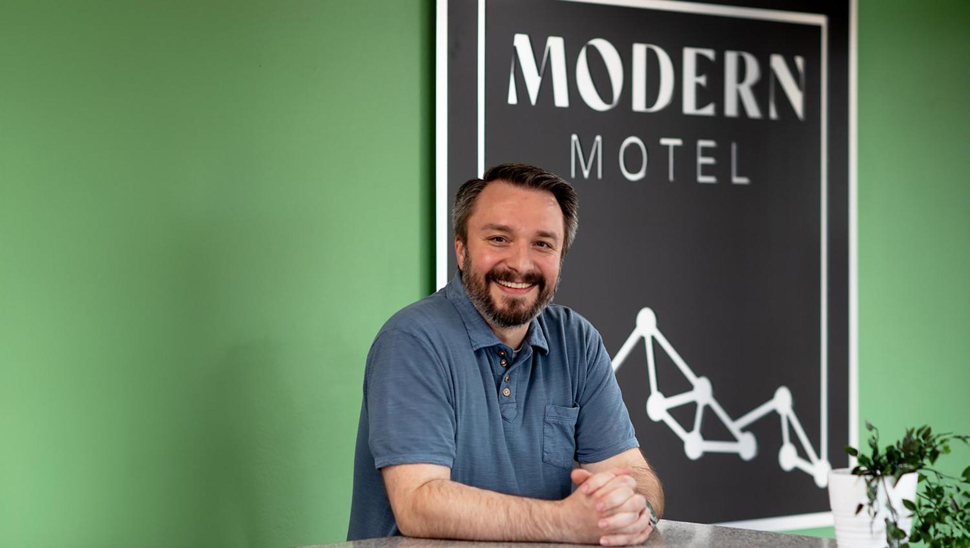 Hotel Modern 2*