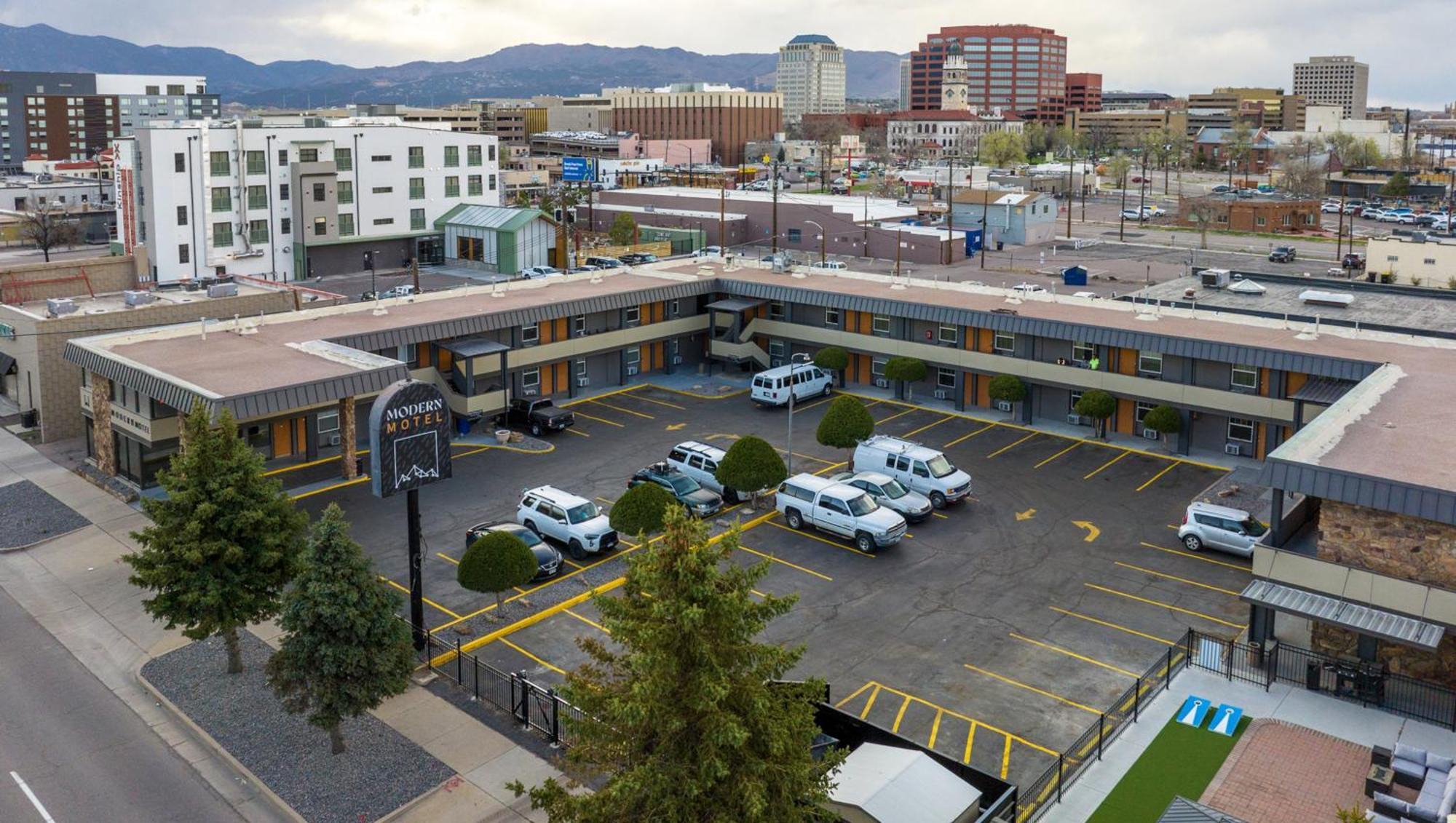Modern 2* Colorado Springs