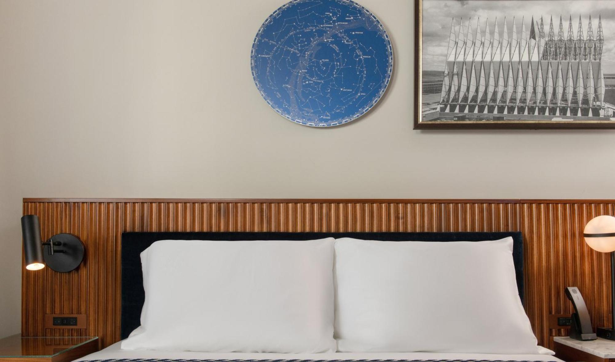 Polaris Hotel 4*
