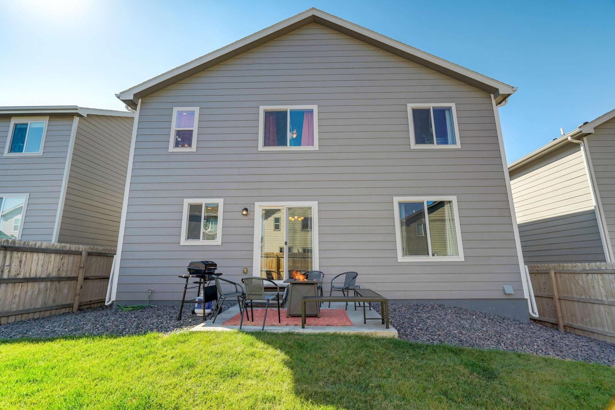 Holiday home Modern 4-bed Retreat With Fire Pit - Near Downtown & Airport Colorado Springs