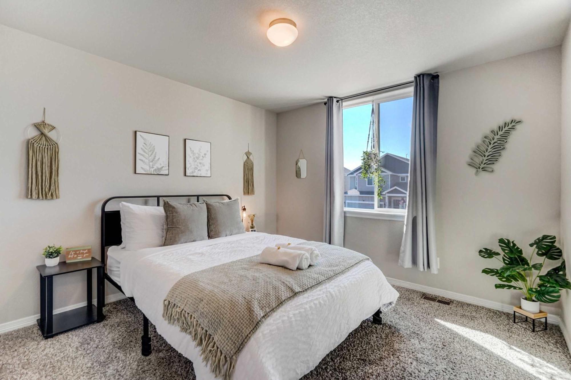 Holiday home Modern 4-bed Retreat With Fire Pit - Near Downtown & Airport Colorado Springs