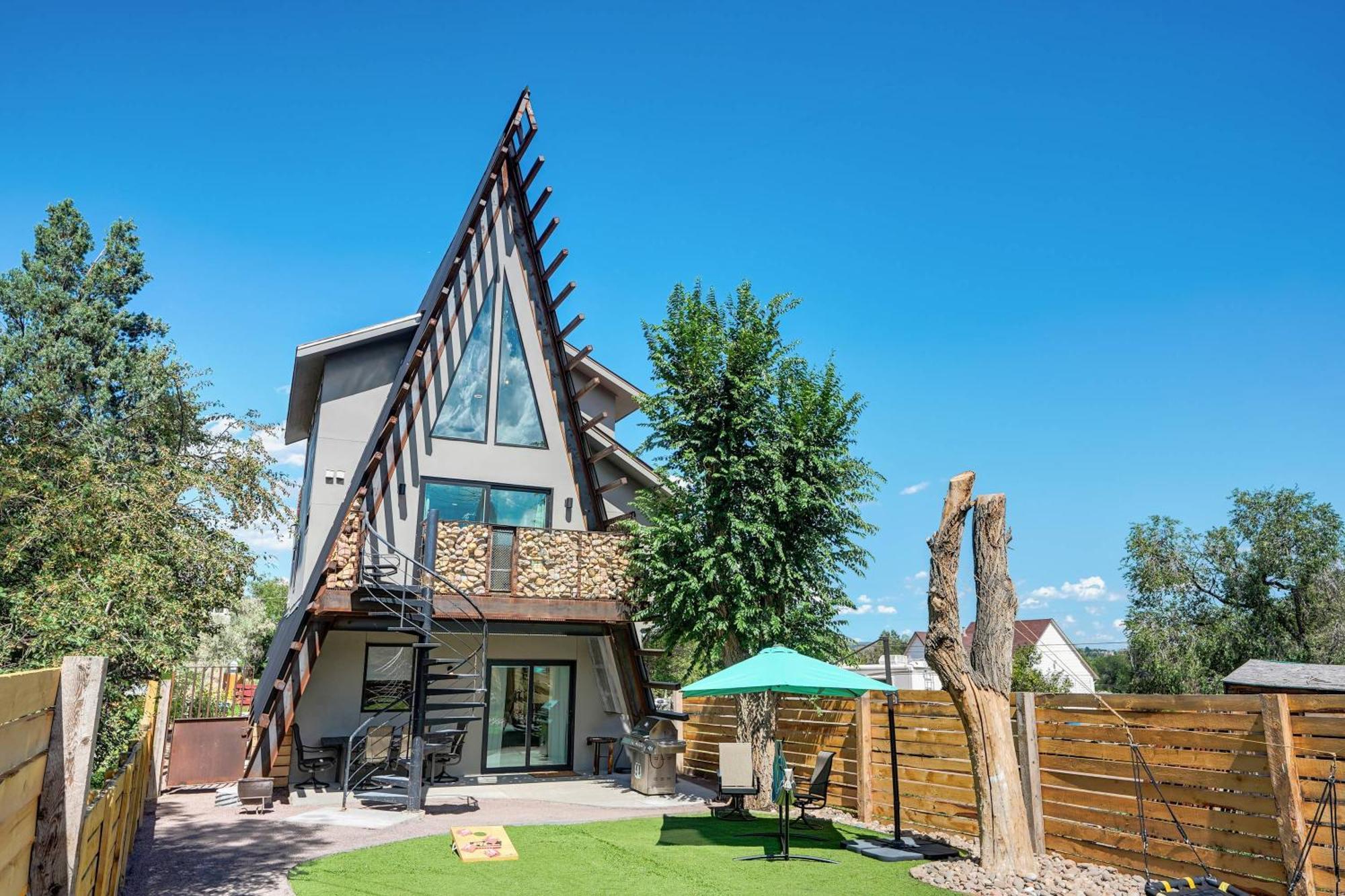 A-frame Wonders Hot Tub W Mountain Views Holiday home Colorado Springs