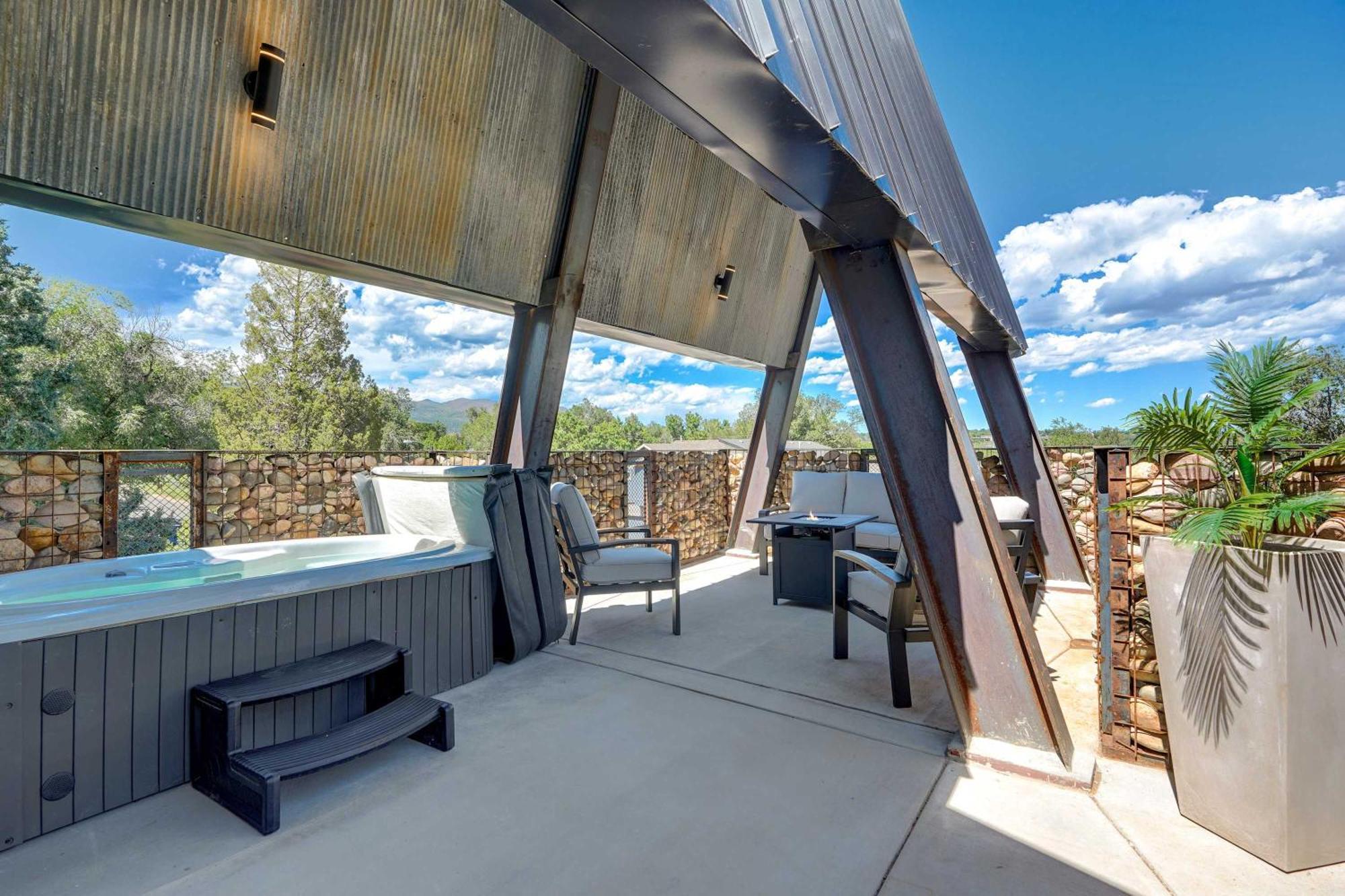 A-frame Wonders Hot Tub W Mountain Views * Colorado Springs