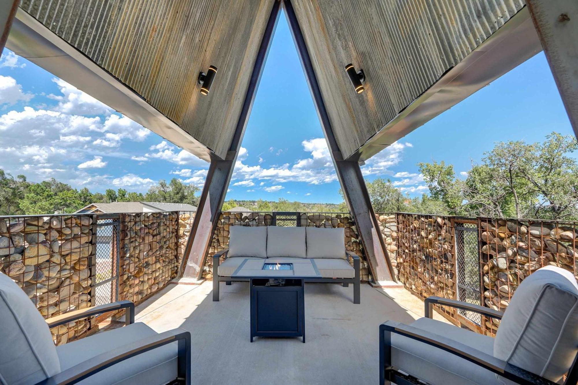 A-frame Wonders Hot Tub W Mountain Views *
