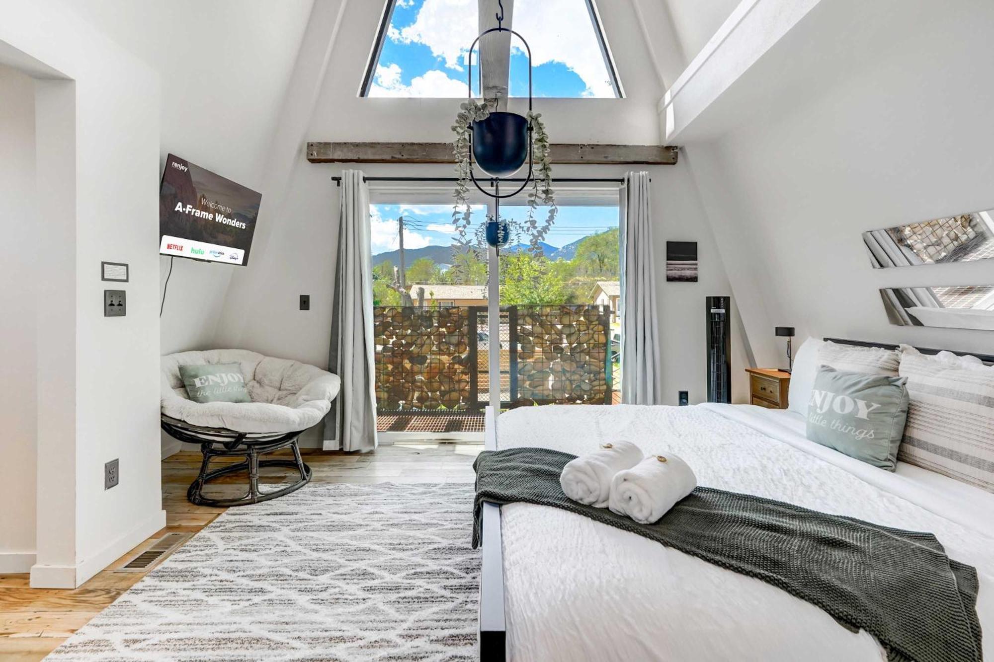 A-frame Wonders Hot Tub W Mountain Views *