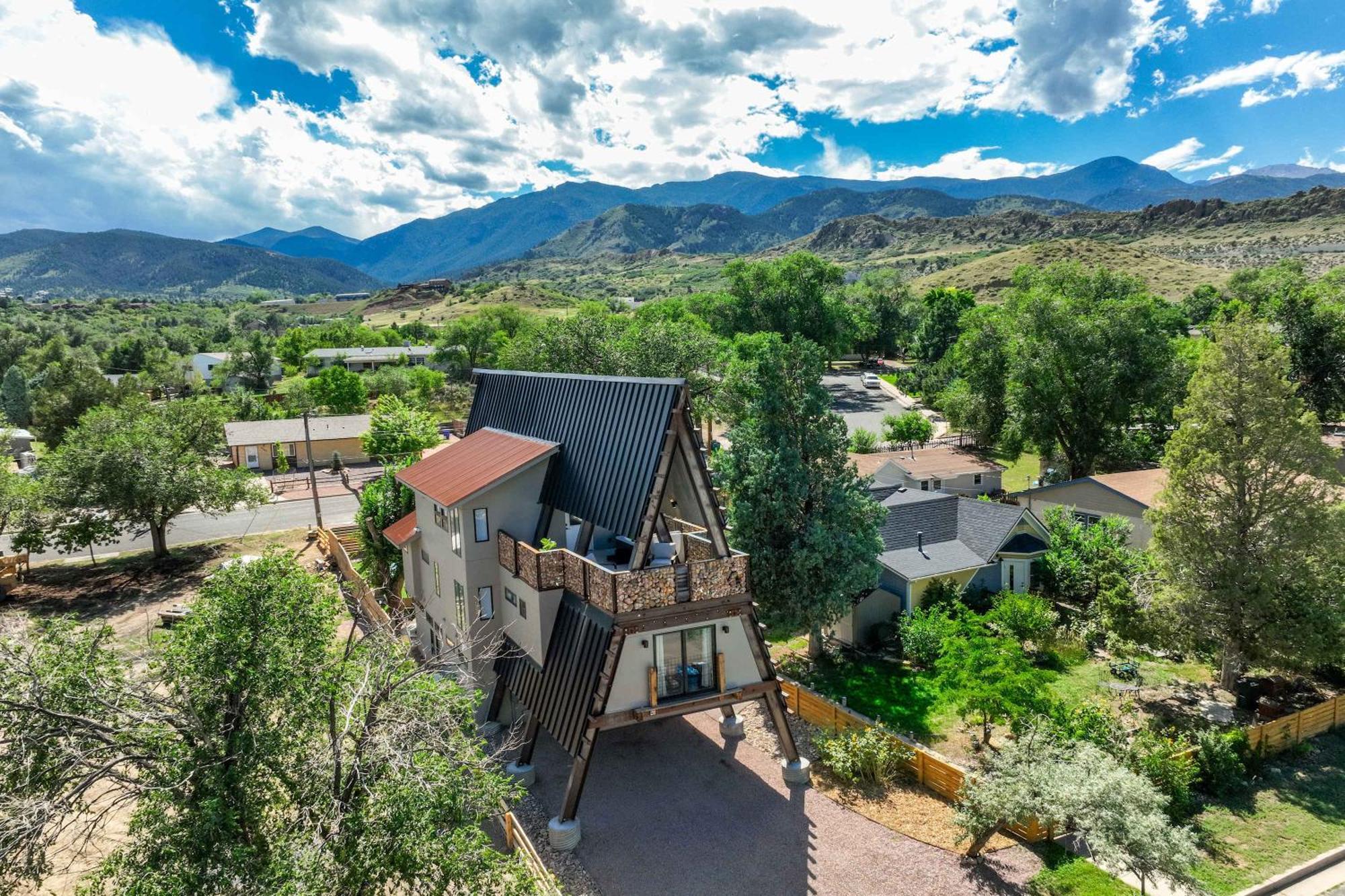 A-frame Wonders Hot Tub W Mountain Views *