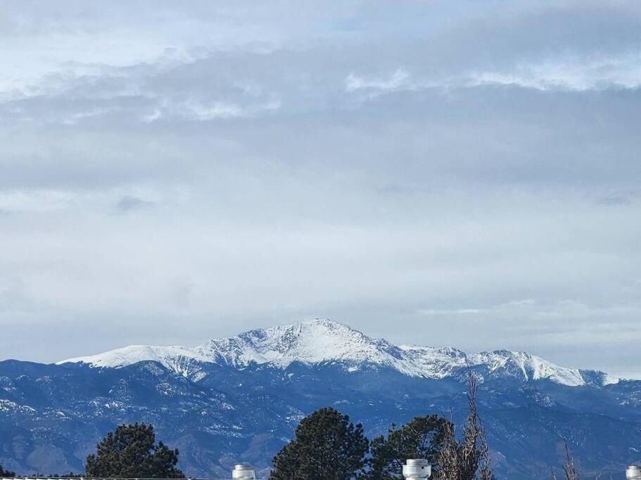 Colorado W/mountain View Colorado Springs