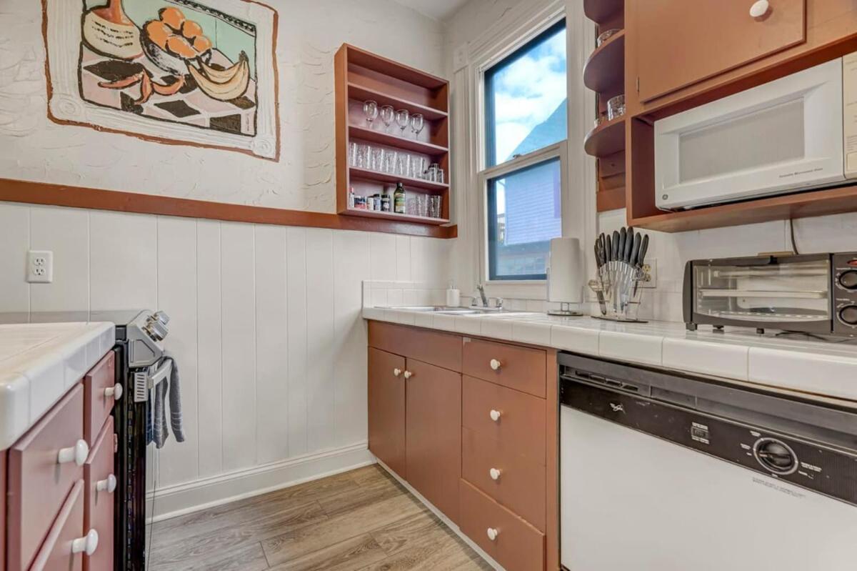 Tiger Lair Walk To Cc Historic Downtown Cos 4br Holiday home *