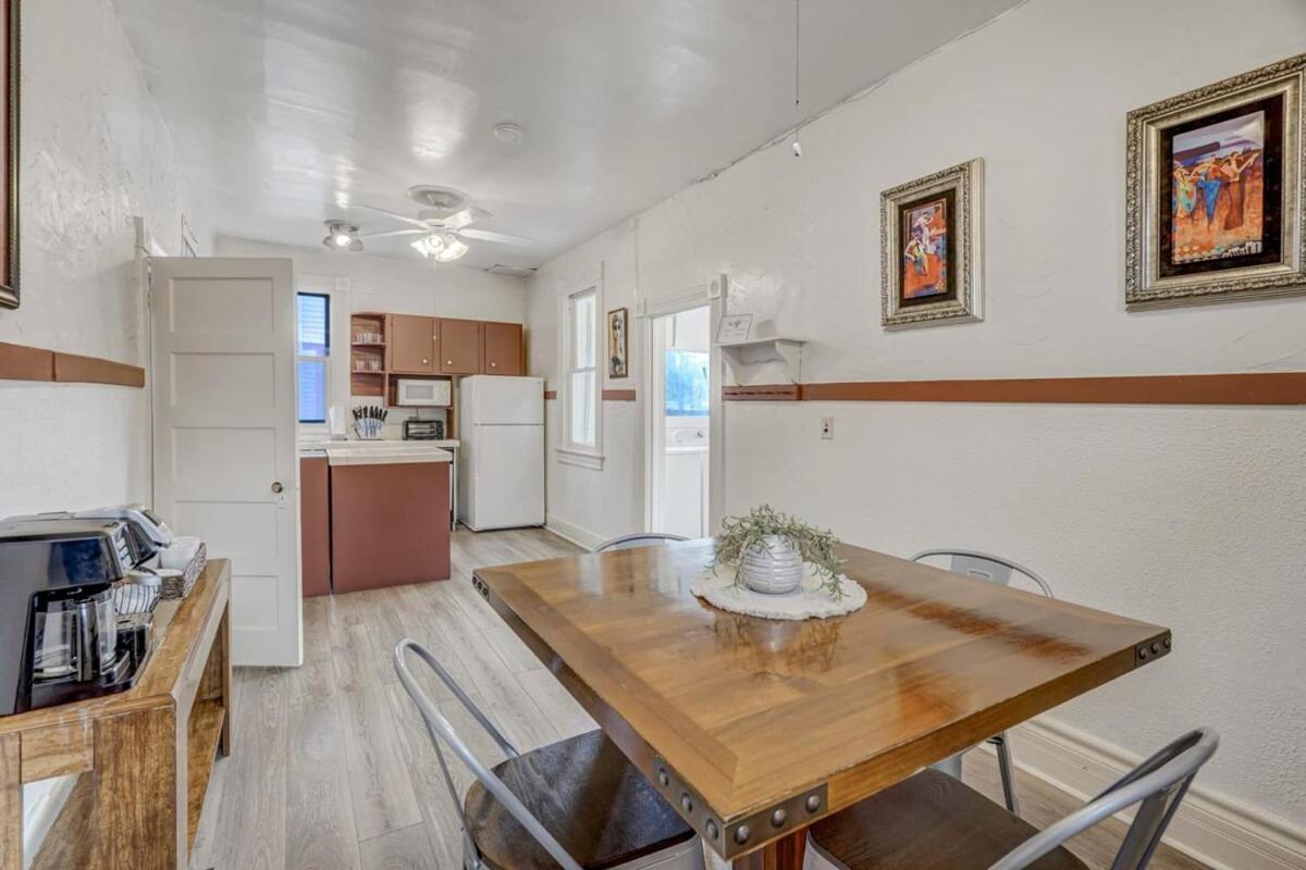 Tiger Lair Walk To Cc Historic Downtown Cos 4br Holiday home *
