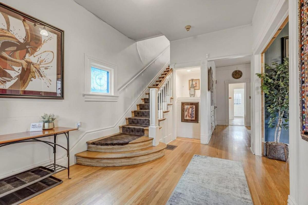 Tiger Lair Walk To Cc Historic Downtown Cos 4br Holiday home Colorado Springs