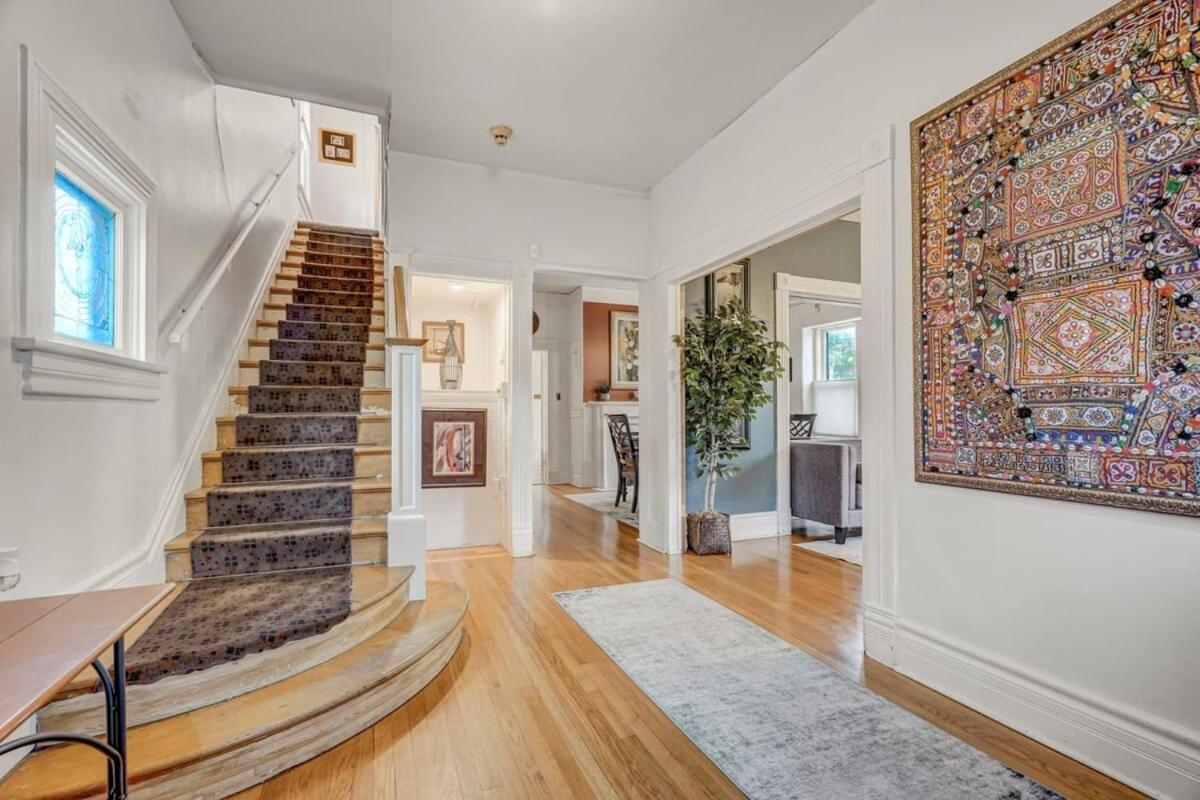 Tiger Lair Walk To Cc Historic Downtown Cos 4br Holiday home Colorado Springs
