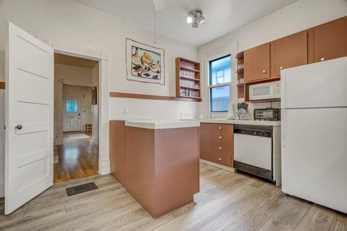 Holiday home Tiger Lair Walk To Cc Historic Downtown Cos 4br Colorado Springs