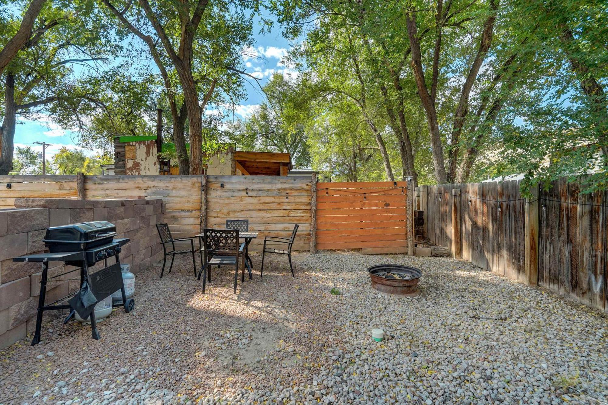 Campsite Red Rock Puma - Glamping Bbq Fire Pit *