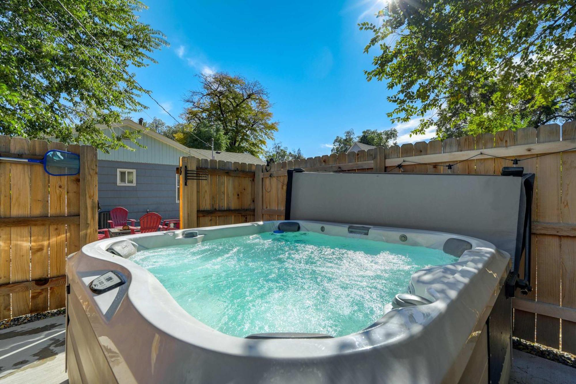 Holiday home Bonny Creation - Chic Downtown Convenience Hot Tub