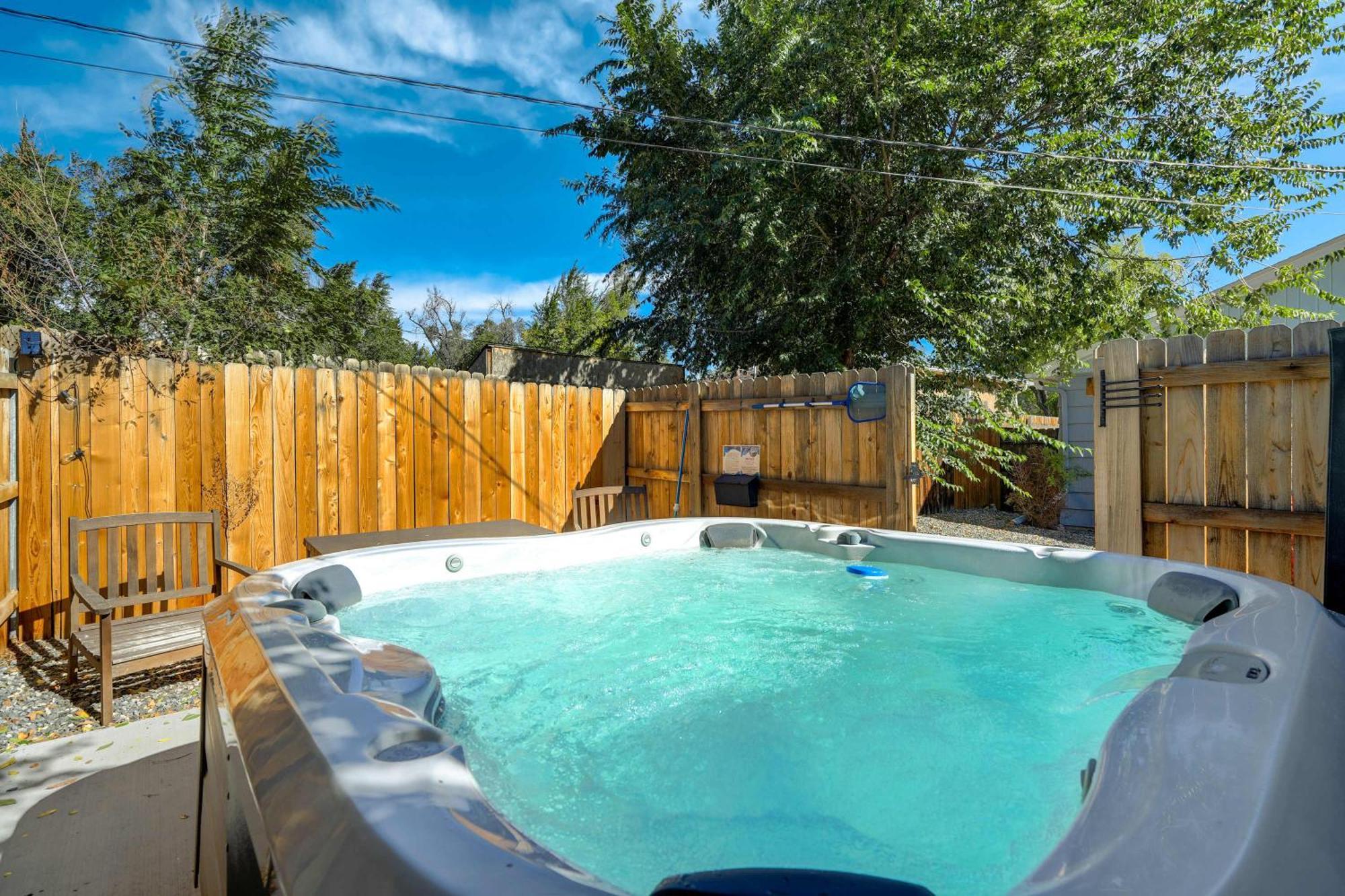 Holiday home Bonny Creation - Chic Downtown Convenience Hot Tub