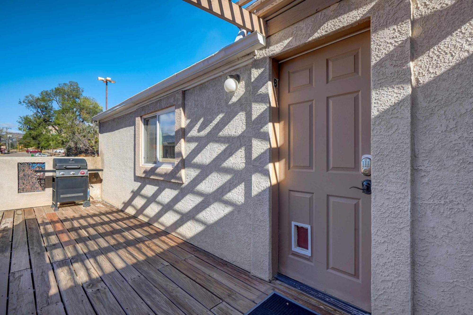 Miners Bend - Historic Locale Scenic Workspace Apartment Colorado Springs