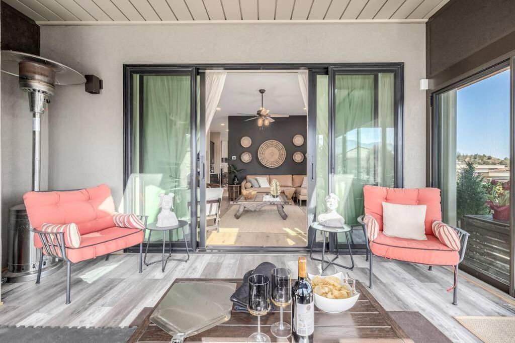 Cathedral Spires Luxury Tucked In The Mtn's Villa