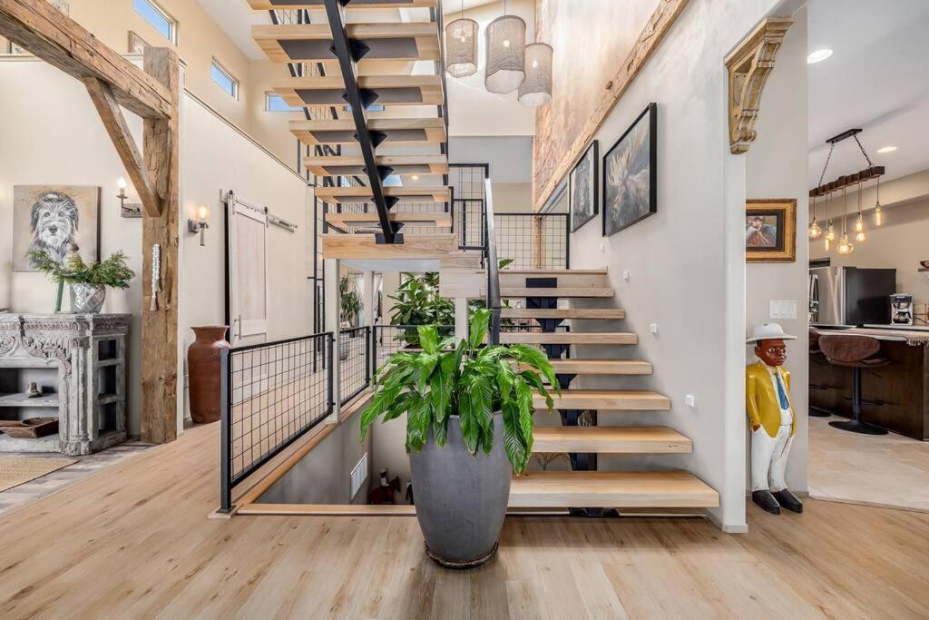 Cathedral Spires Luxury Tucked In The Mtn's Villa