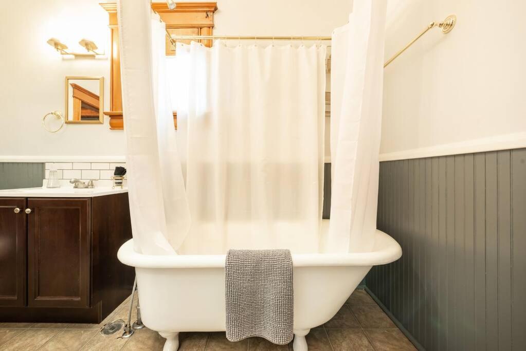 Historic In The Newest Downtown Neighborhood * Colorado Springs
