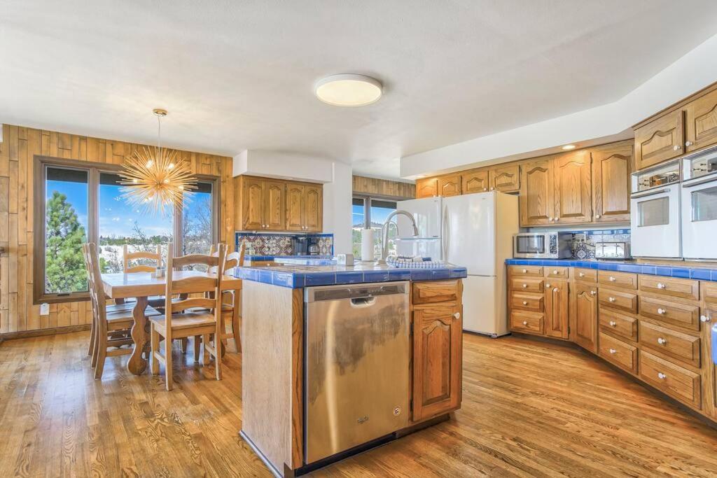Private Villa-72 Acres-hot Tub-views-usafa Colorado Springs