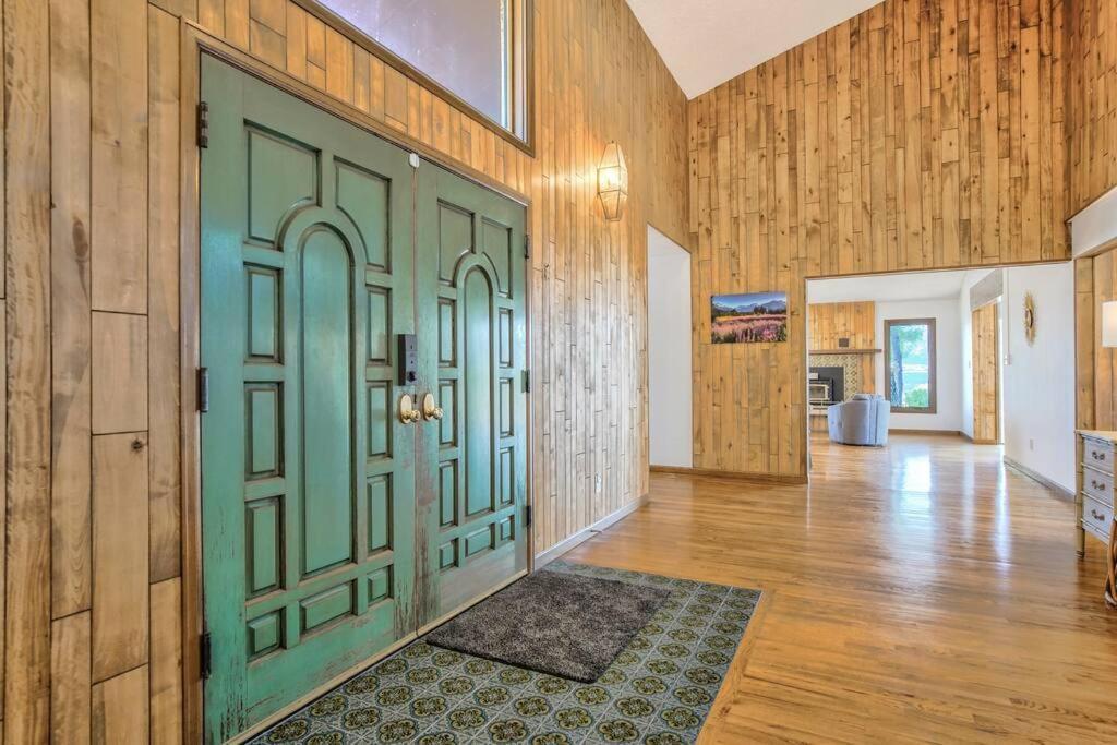 Villa Private Villa-72 Acres-hot Tub-views-usafa Colorado Springs